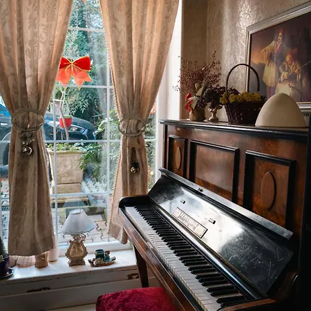 Aria فندق تيرانا