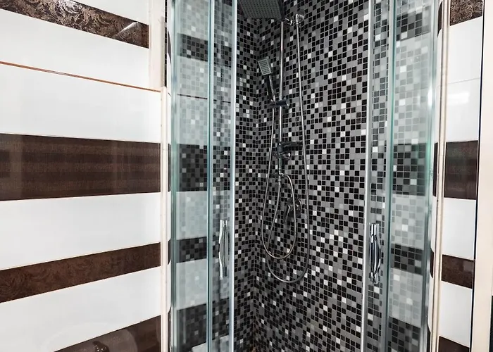 Aria Отель Тирана