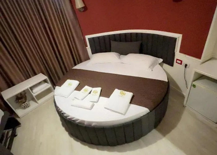 Aria Hotel 3*